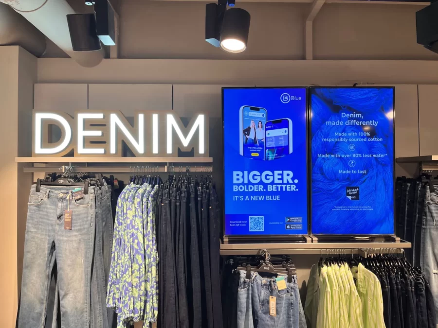 Customizable digital signage display showcasing clear information in a store.