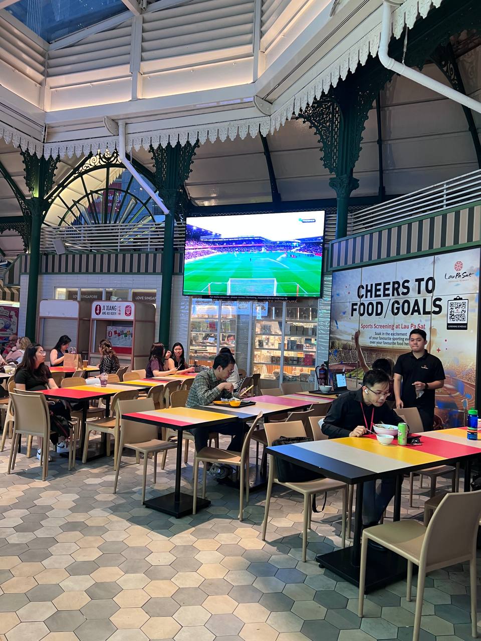 Digital Signage Display at Lau Pa Sat