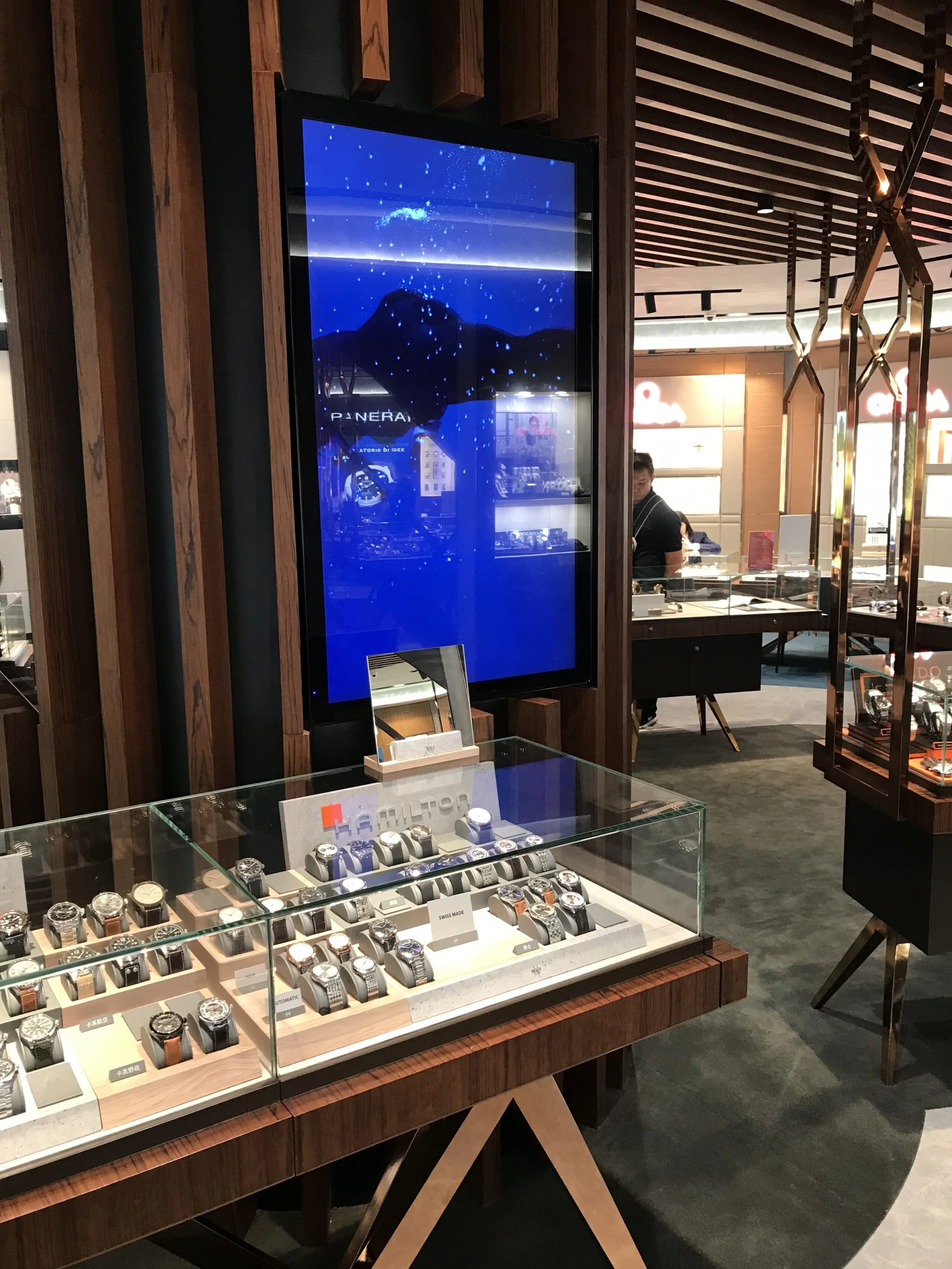 Digital Signage Display at Sincere Fine Watches – Jewel