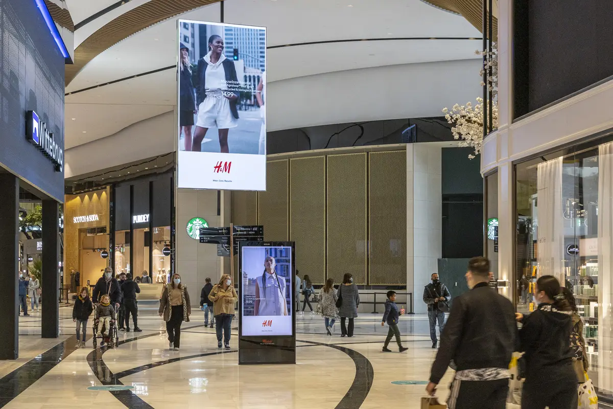 Standing Mobile Kiosk in the middle of the shopping mall