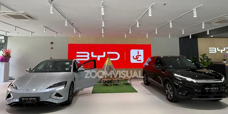Indoor LED Screen being used by BYD at Teban Gardens to promote their cars and brand.
